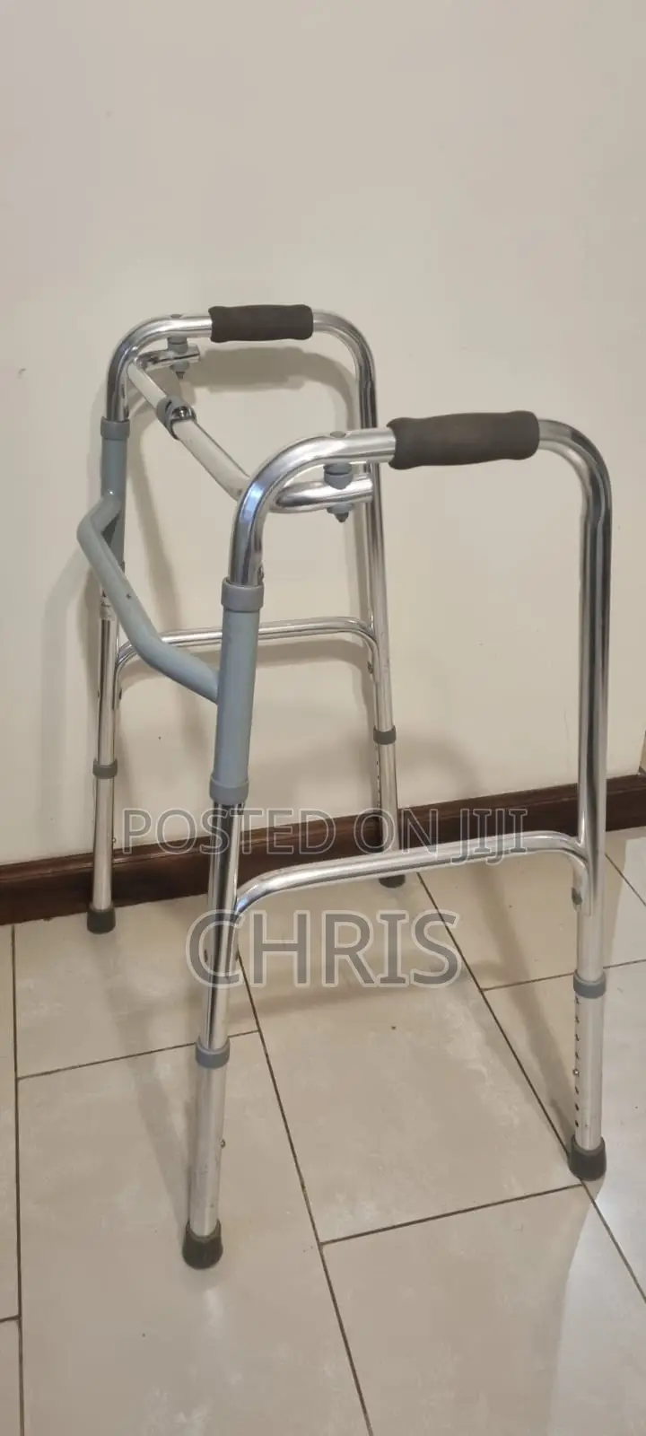 1.36m3 Oxygen Cylinder and Folding Walker