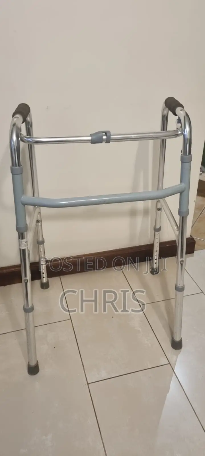 1.36m3 Oxygen Cylinder and Folding Walker
