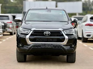 Toyota Hilux 2021 Black