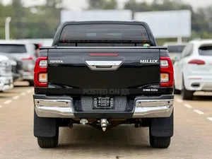 Toyota Hilux 2021 Black