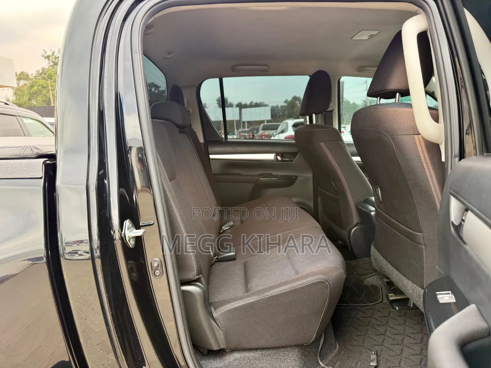 Toyota Hilux 2021 Black