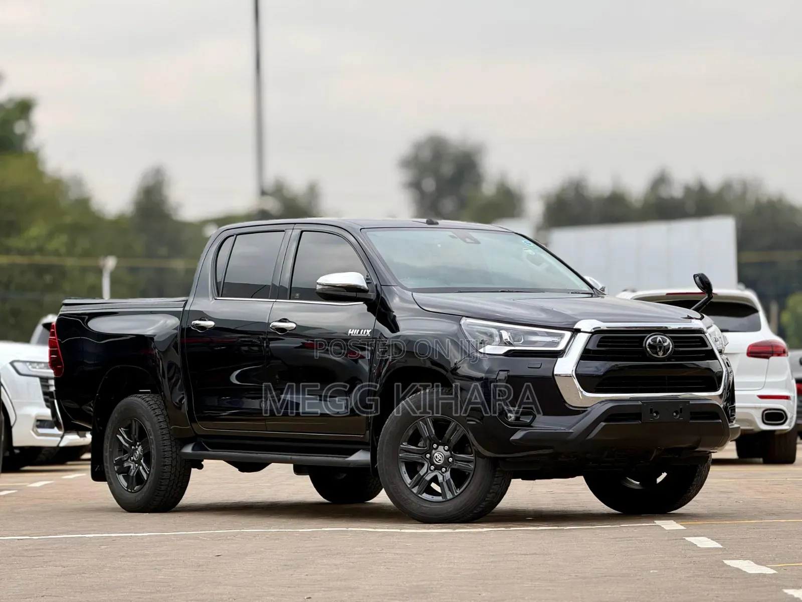 Toyota Hilux 2021 Black