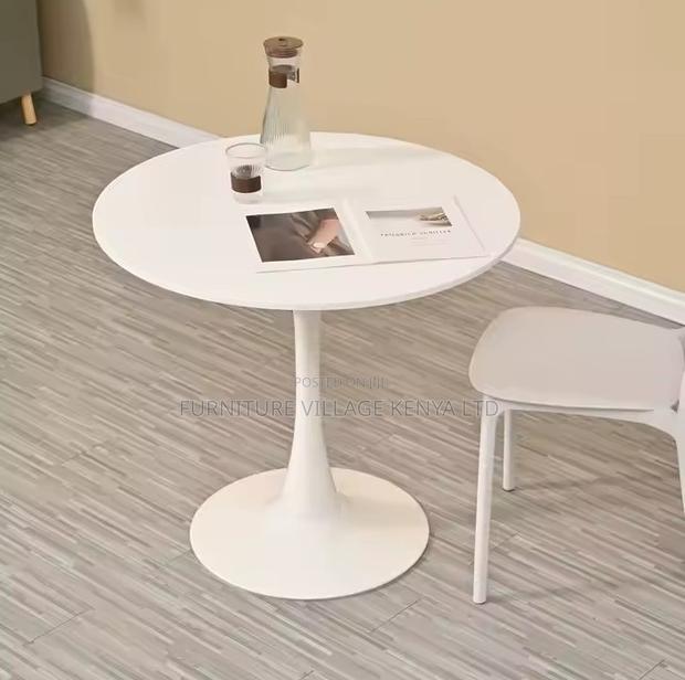 Round Home Eamess Dining Table - thumbnail 4