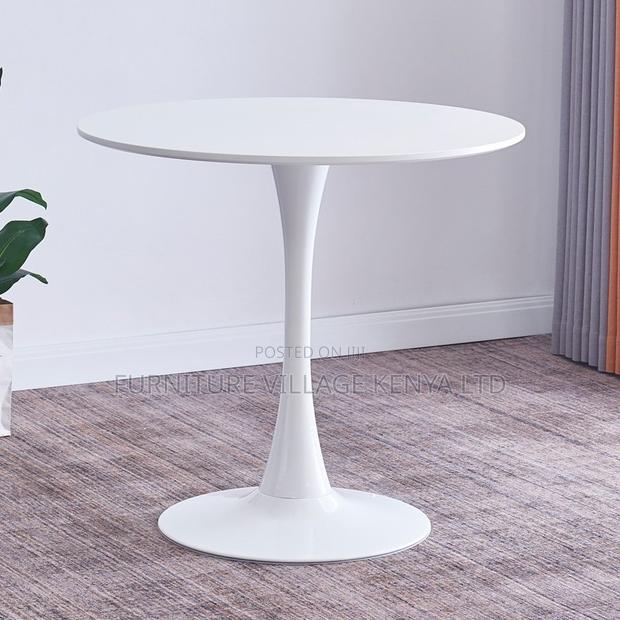 Round Home Eamess Dining Table - thumbnail 7