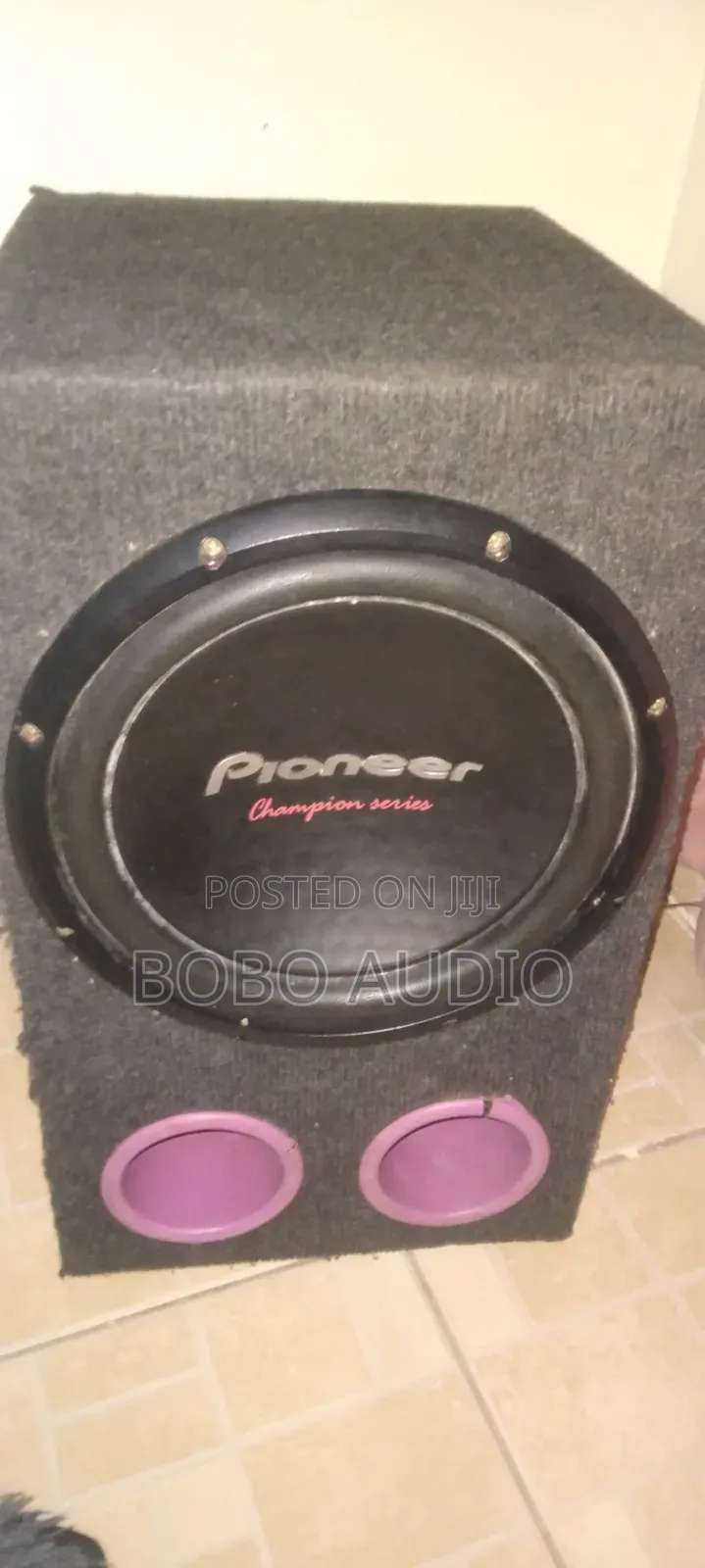 Pioneer 1600wats Sub