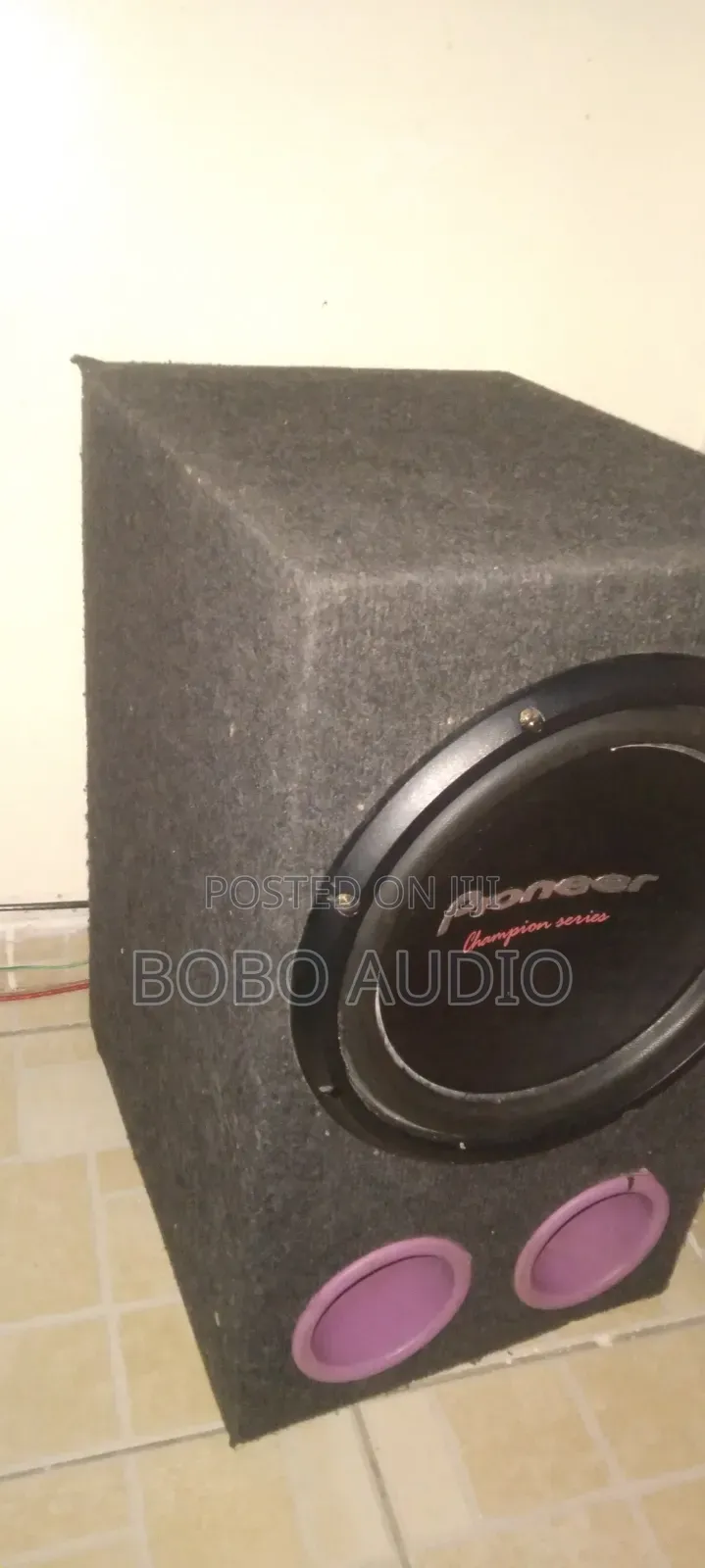 Pioneer 1600wats Sub