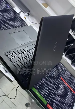 Laptop Dell Latitude 5300 8GB Intel Core i5 SSD 256GB