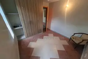 5bdrm Maisonette in Parliament Road, Gateway Mall Area for rent