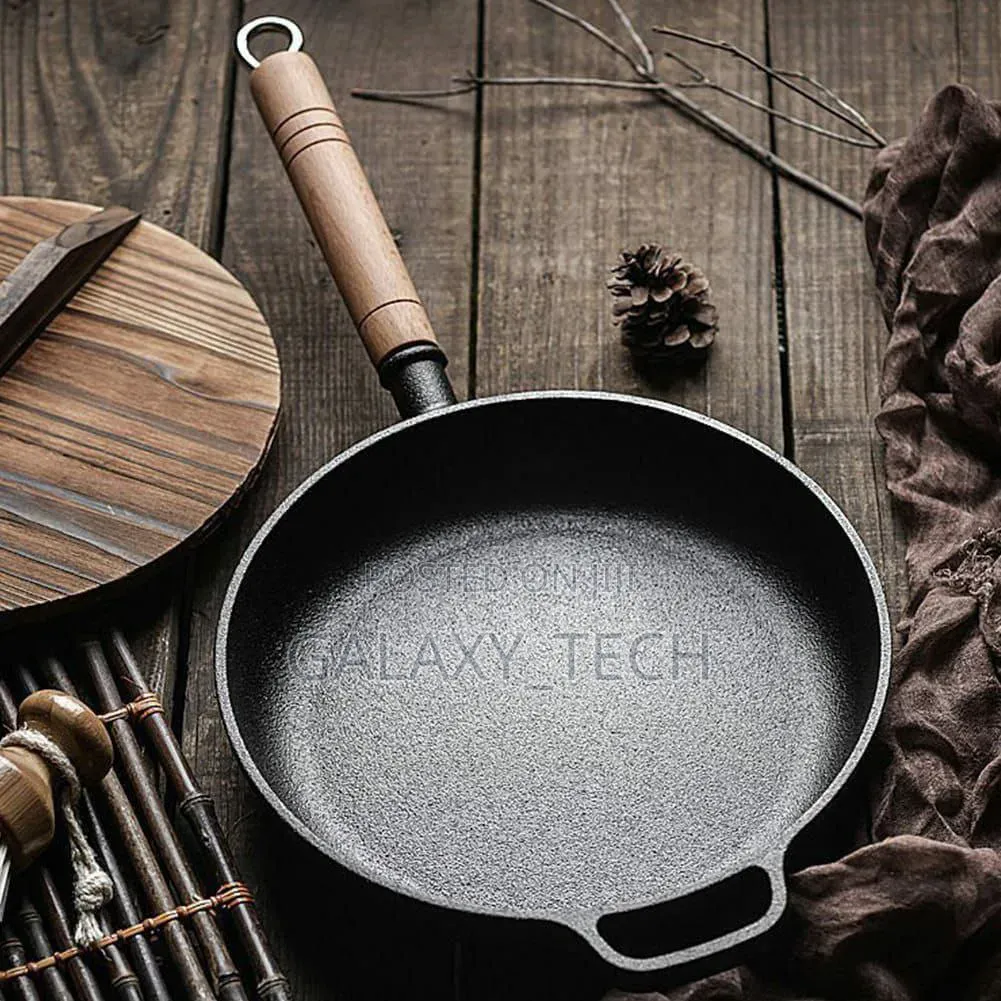 25cm Thickened Cast Iron Frying Pan With Bamboo Lid
