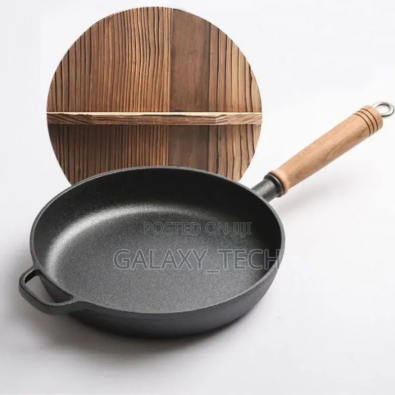 25cm Thickened Cast Iron Frying Pan With Bamboo Lid