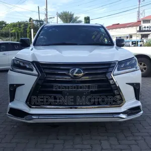 Lexus LX 570 AWD 2019 White