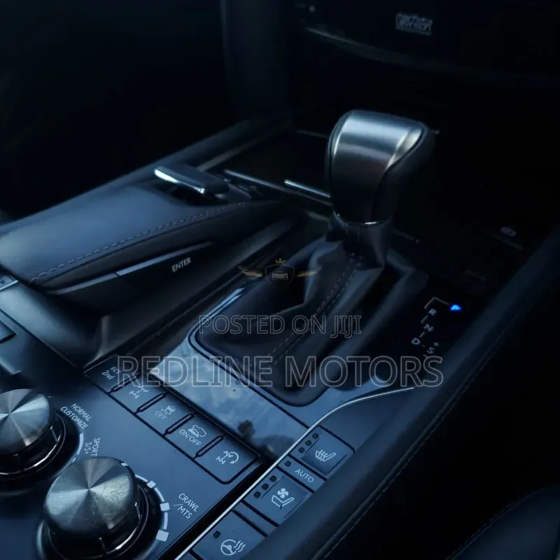 Lexus LX 570 AWD 2019 White