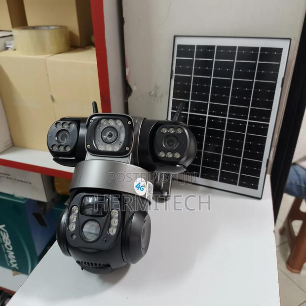 Triple Lens 4g Solar Powered PTZ Surveillance Security Camera