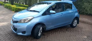 Toyota Vitz 1.0 FWD 5dr 2012 Blue