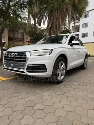 Audi Q5 2.0T Premium AWD quattro 2019 White