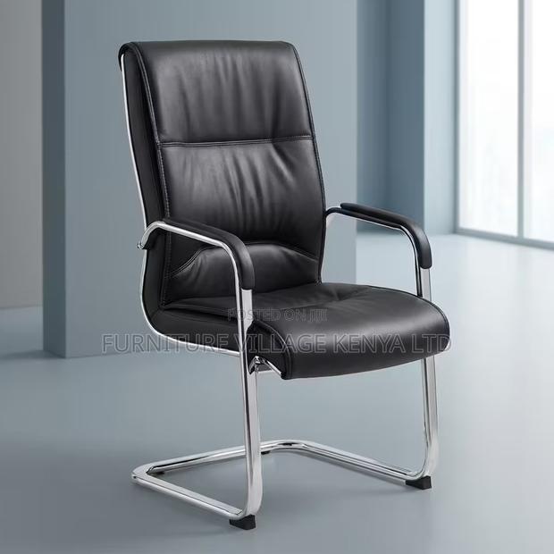 Executive Leather Waiting Seat - thumbnail 3
