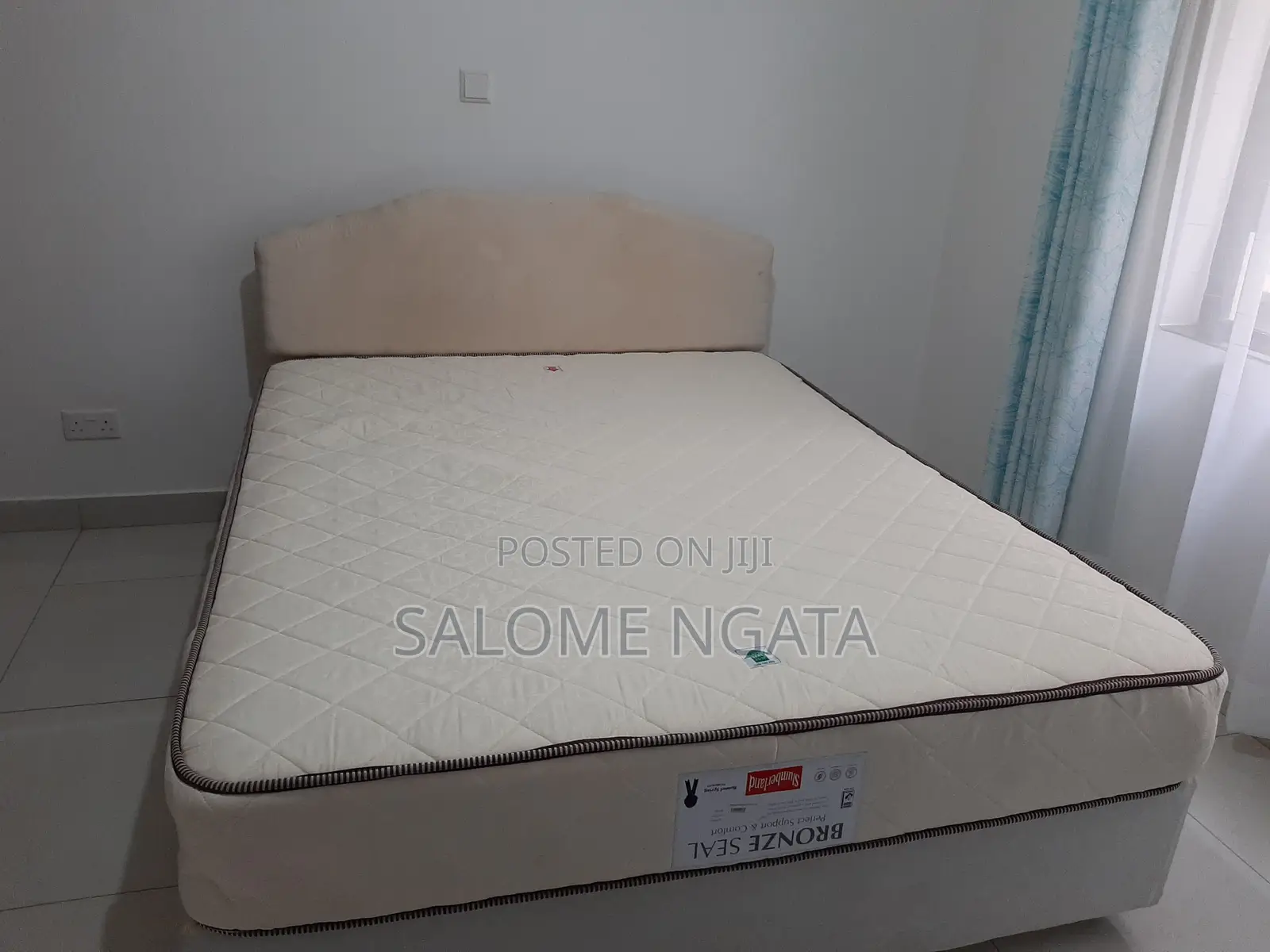 Quick Sale! Slumberland Queen Size 5*6 Bed