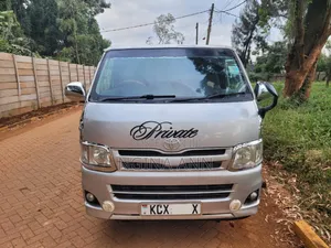 Toyota HiAce 2014 Silver