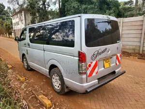 Toyota HiAce 2014 Silver