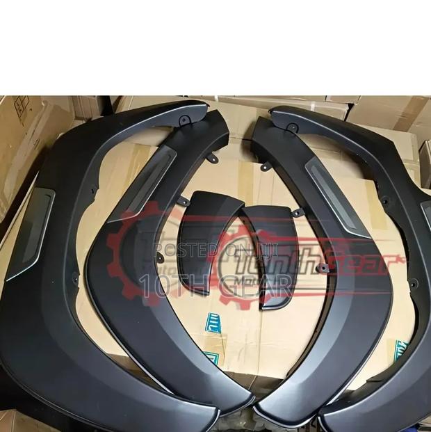 Hilux Revo Fender Flares 2020-2023 Black Silver