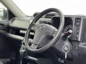 Mazda Familia 2021 Silver