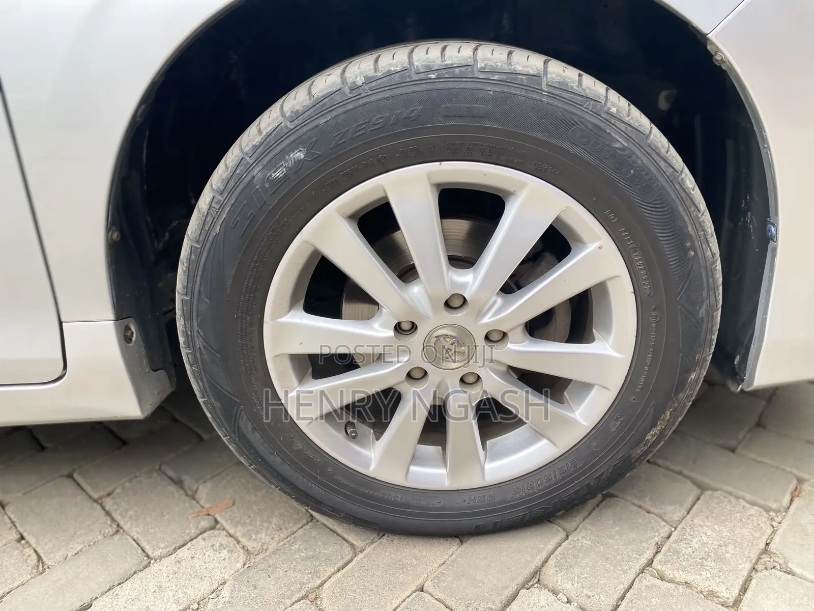 Toyota Noah 2016 Silver