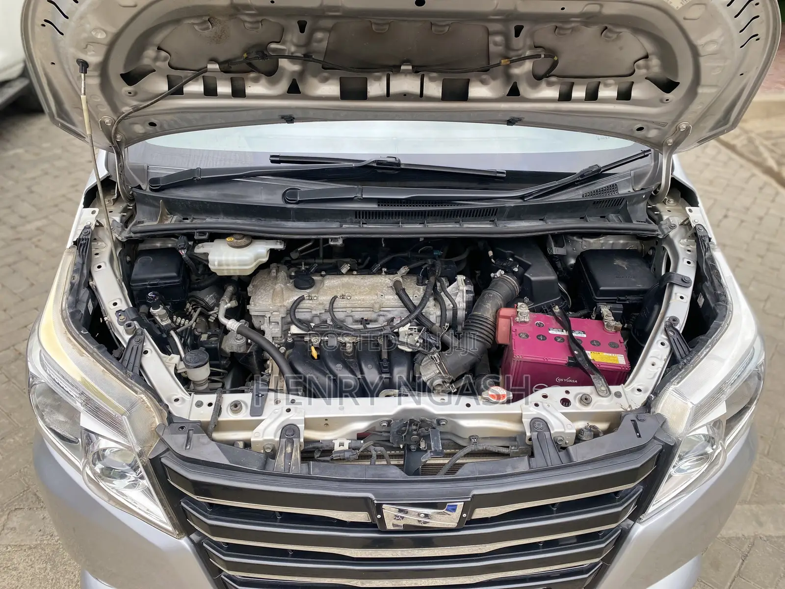 Toyota Noah 2016 Silver