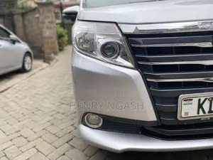 Toyota Noah 2016 Silver