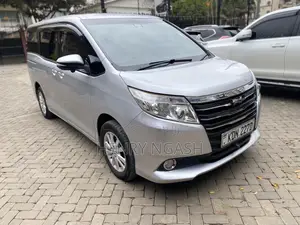 Toyota Noah 2016 Silver