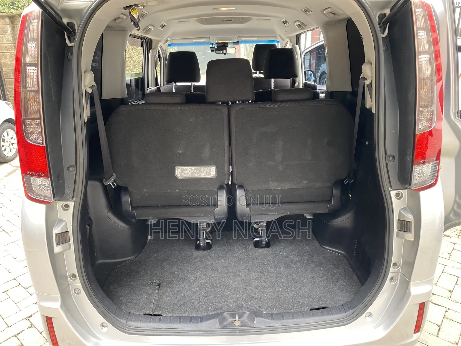 Toyota Noah 2016 Silver