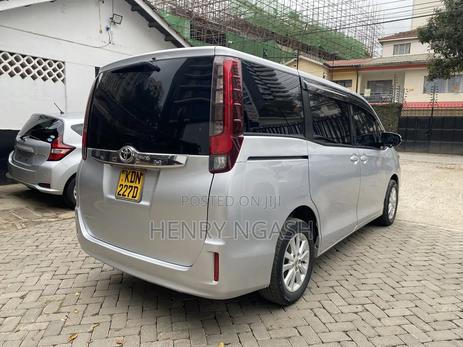 Toyota Noah 2016 Silver