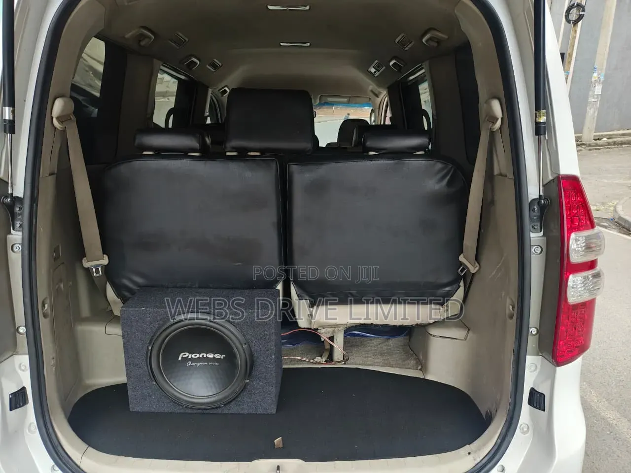 Toyota Noah 2012 White