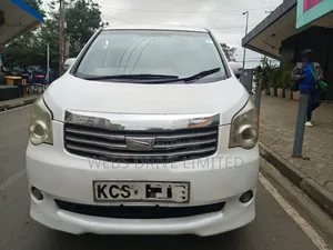 Toyota Noah 2012 White