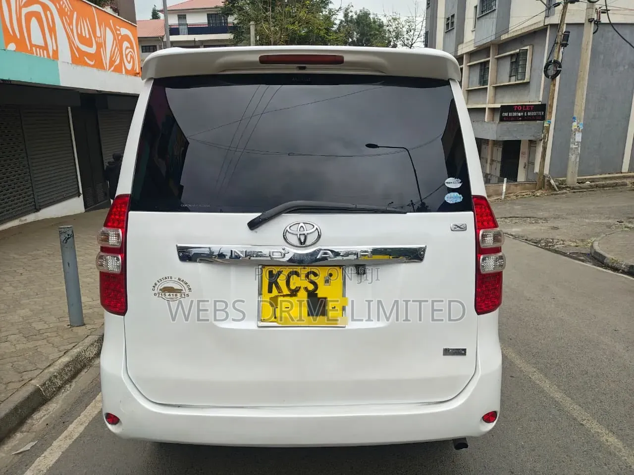 Toyota Noah 2012 White