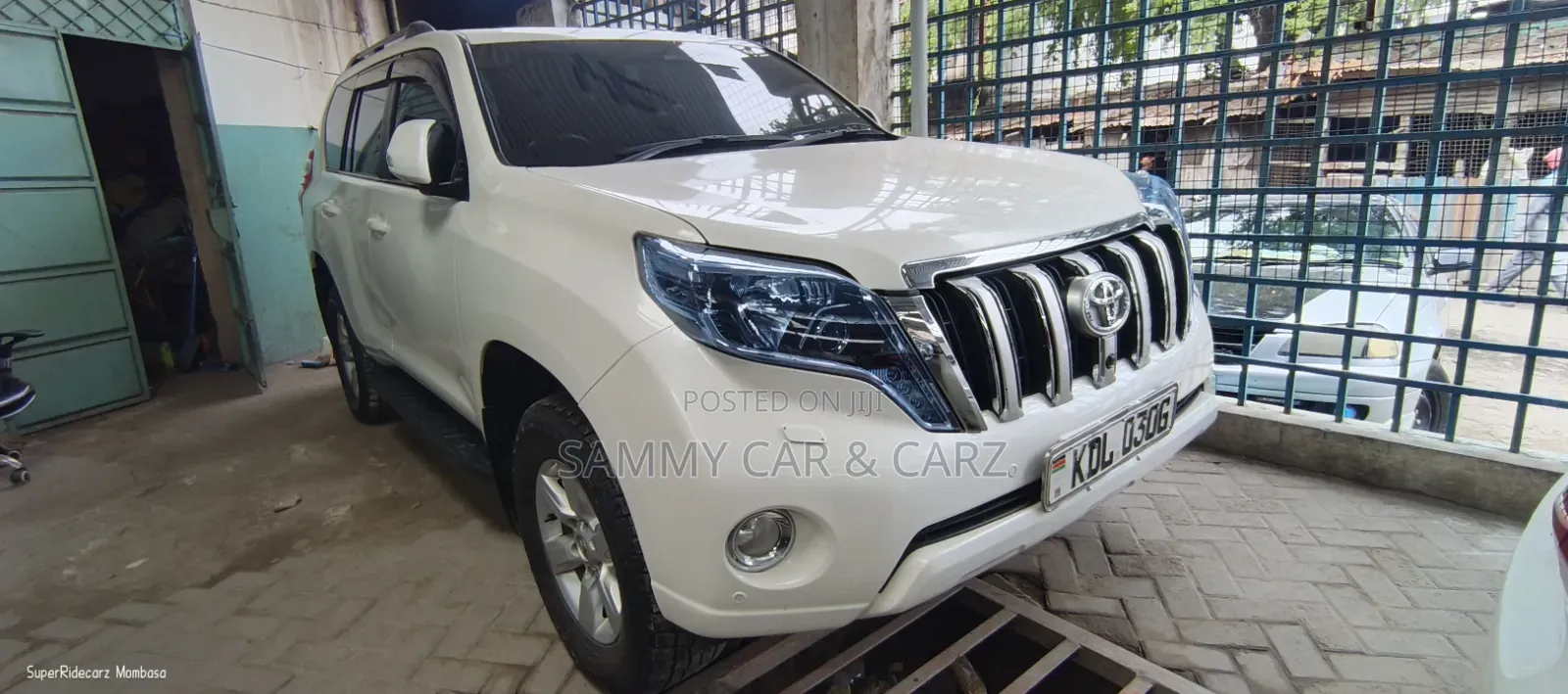 Toyota Land Cruiser Prado 2018 White