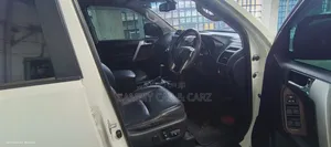 Toyota Land Cruiser Prado 2018 White
