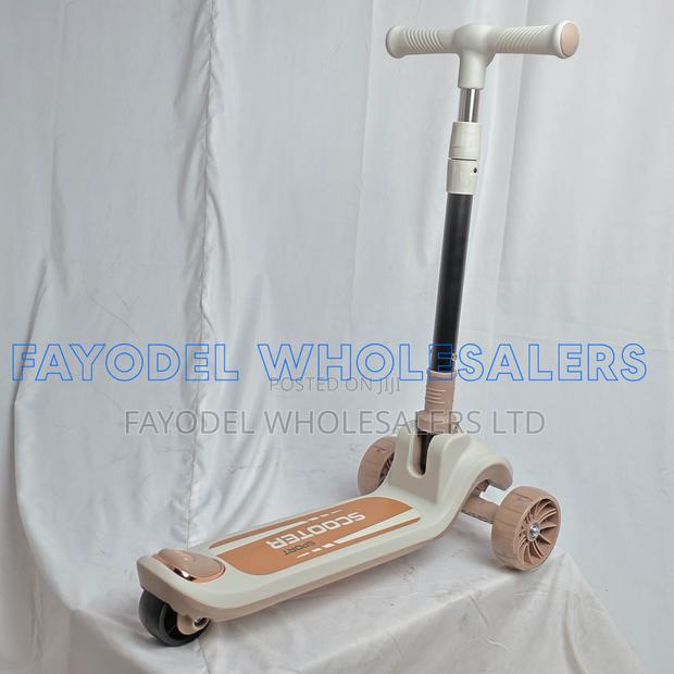 Blue Lightweight 3-Wheel Scooter
