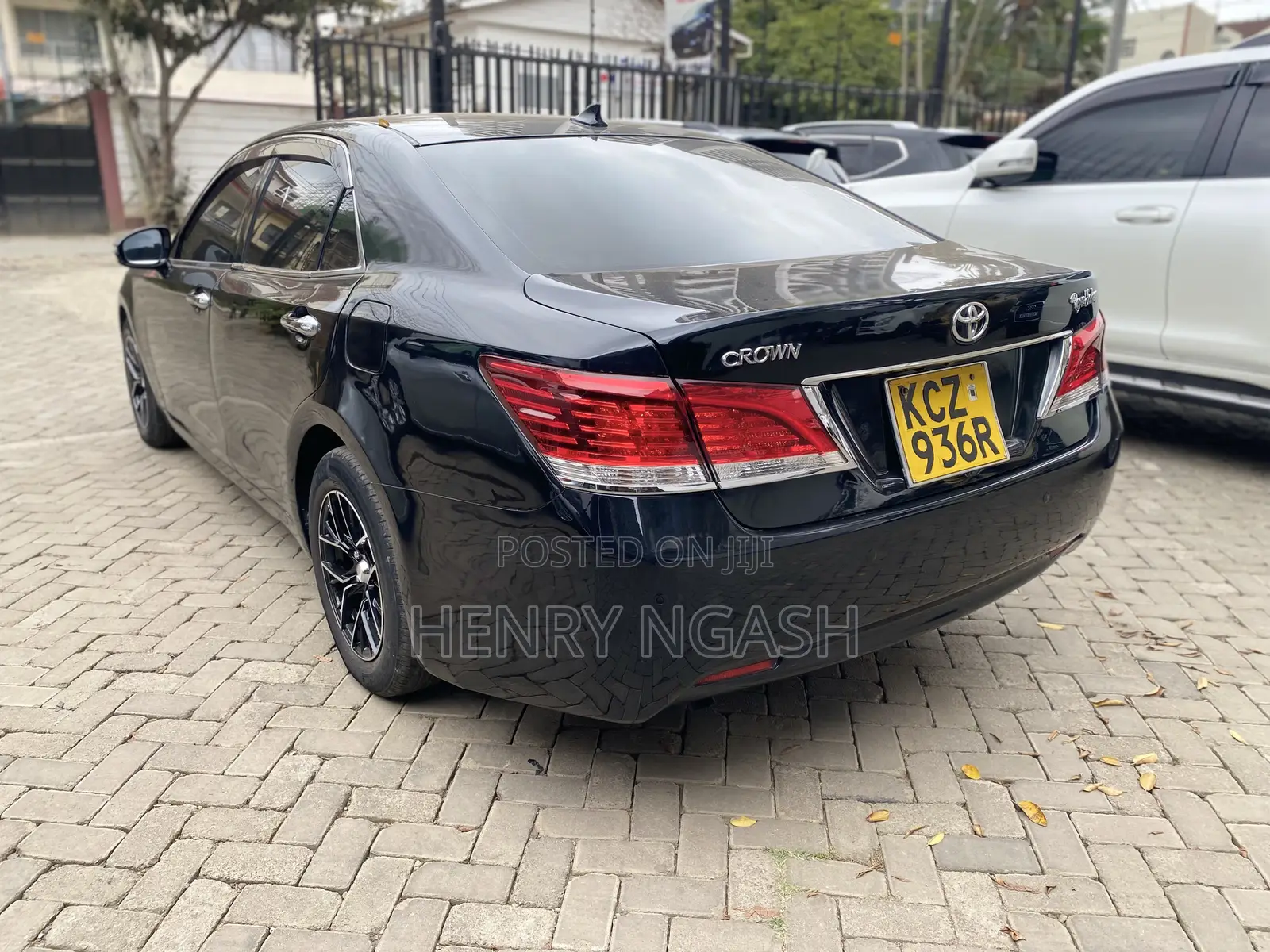 Toyota Crown 2013 Black