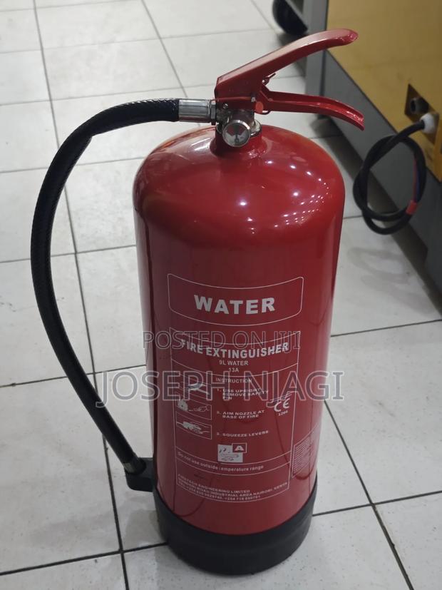 Extinguishing Agent: Water (9 Liters) - main view