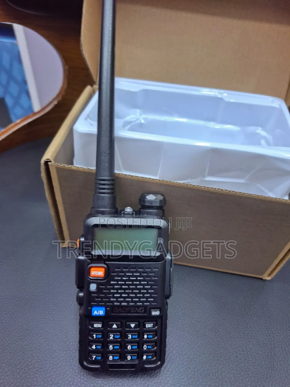 Baofeng Uv-5r Dual Band Walkie Talkie With 1800mah Battery