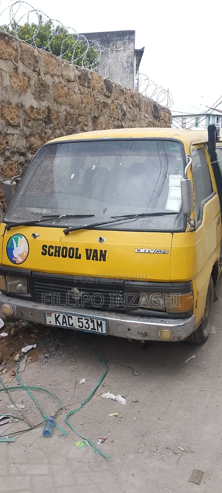 Nissan Caravan (Urvan) 1994 Yellow