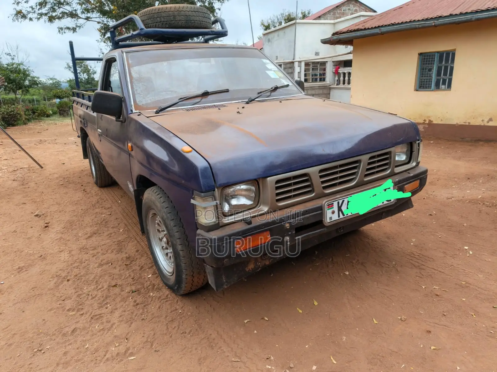 Nissan Pick-Up 1995 Blue