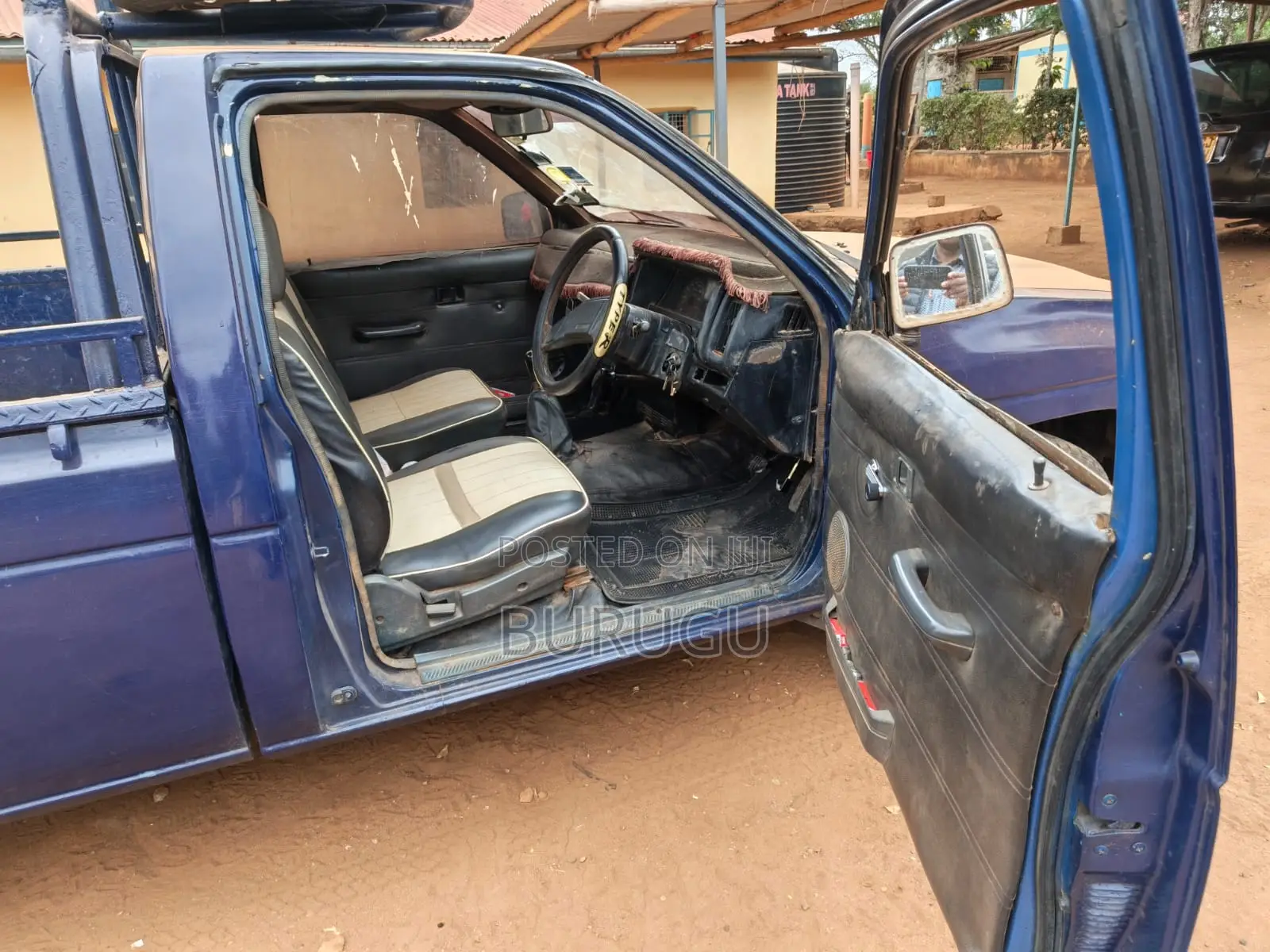 Nissan Pick-Up 1995 Blue