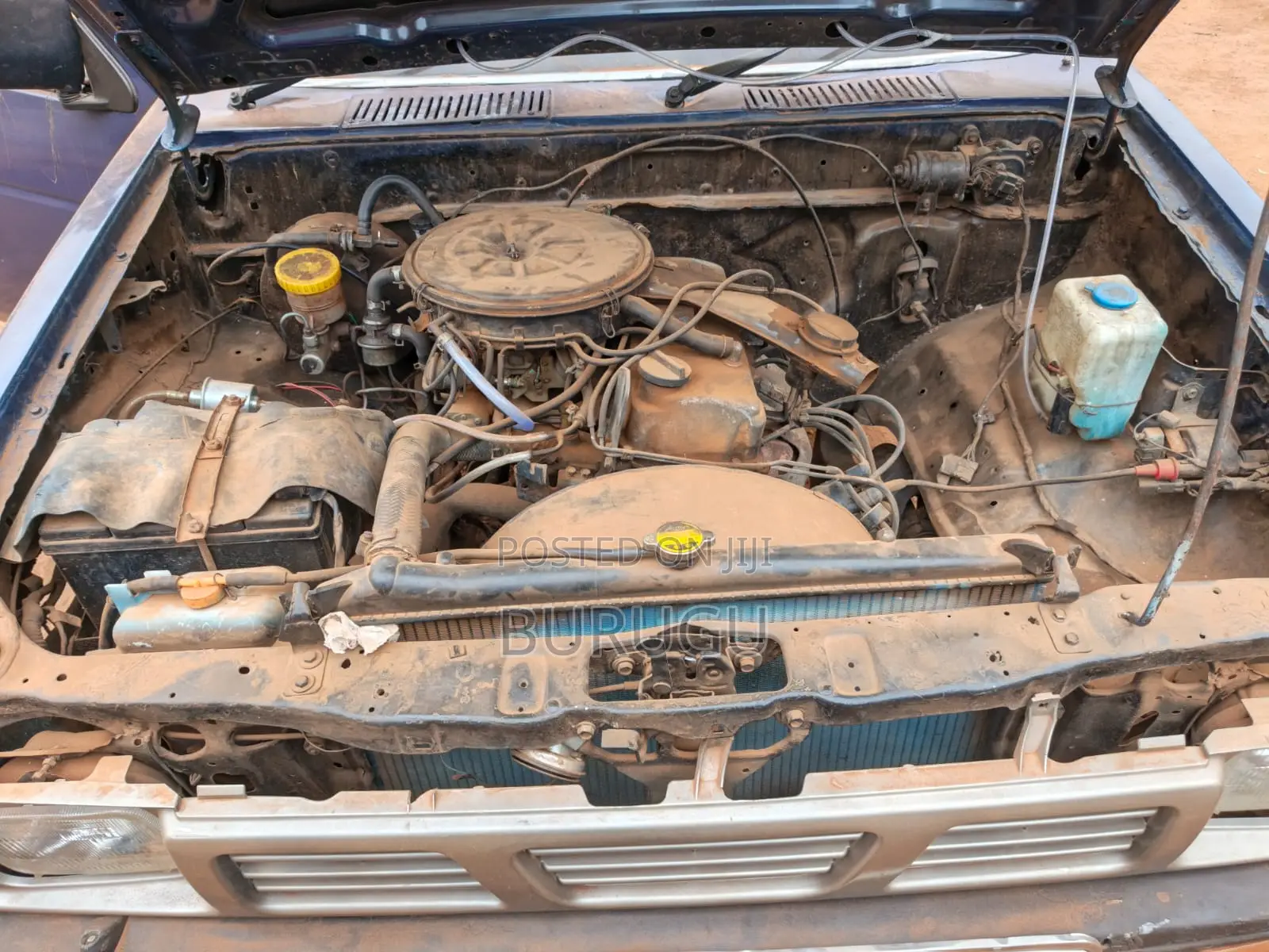 Nissan Pick-Up 1995 Blue