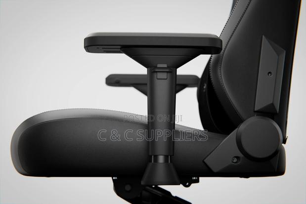 Executive Leather Gaming Chair. - thumbnail 9