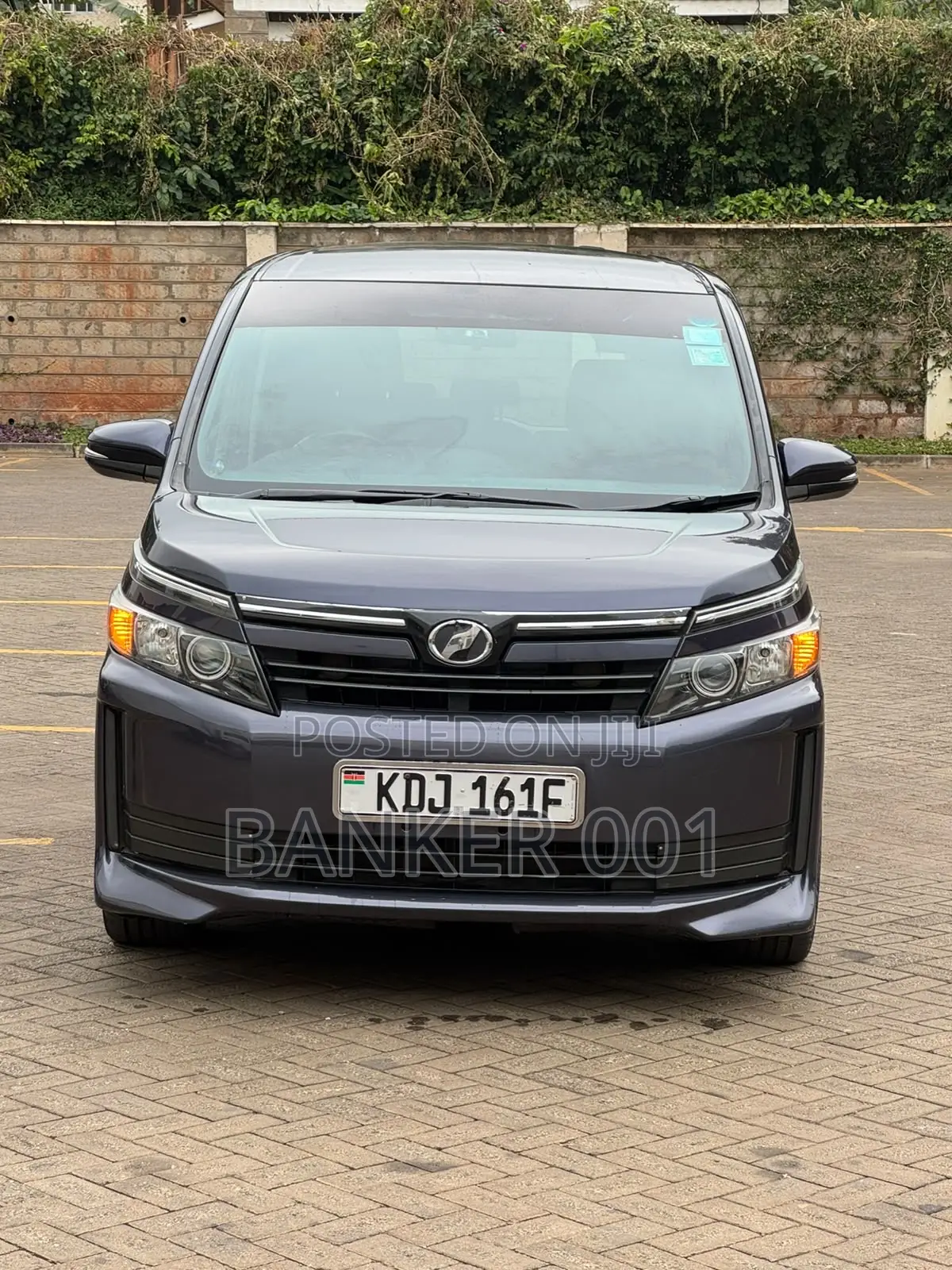 Toyota Voxy 2015 Gray