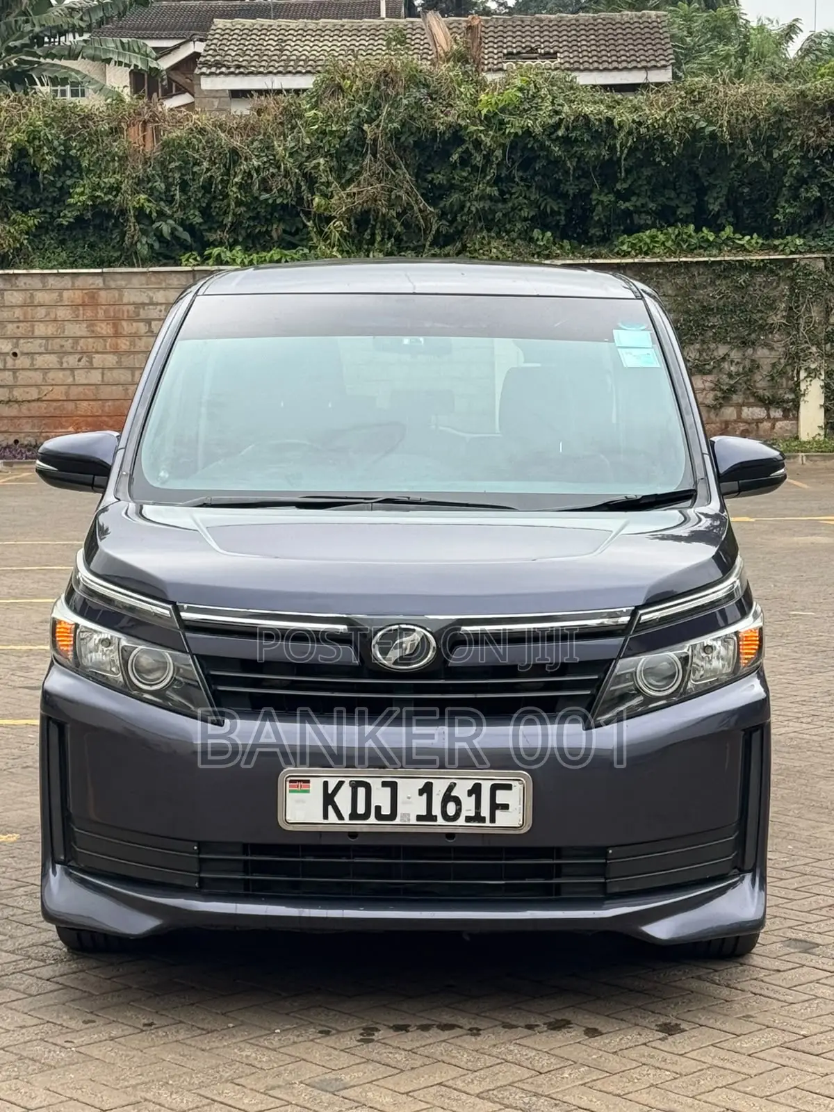 Toyota Voxy 2015 Gray