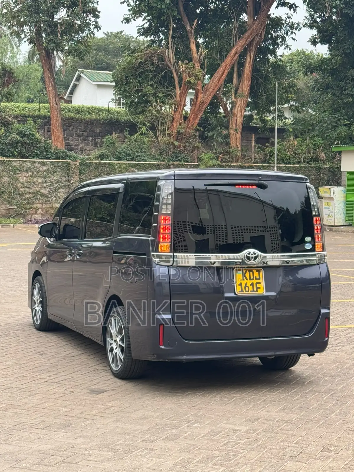 Toyota Voxy 2015 Gray