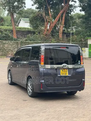 Toyota Voxy 2015 Gray