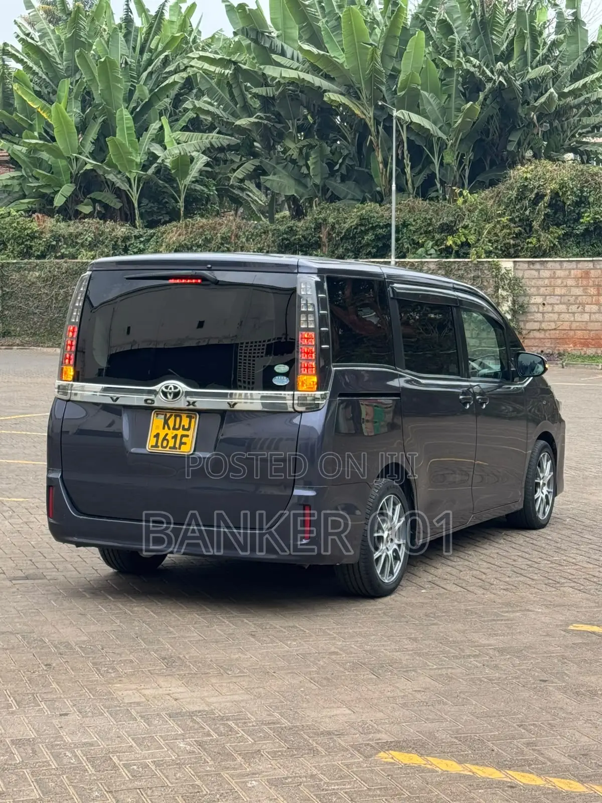 Toyota Voxy 2015 Gray